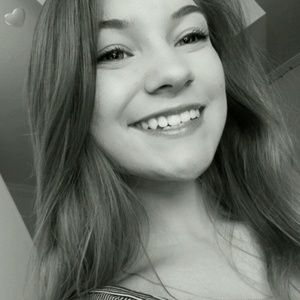 Meet your Posher, Abbey